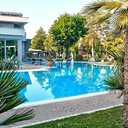 Harrys' Garden 4*
